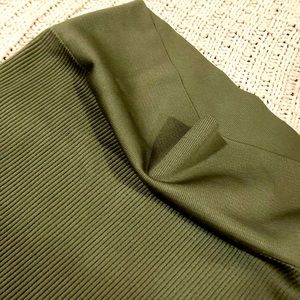 Hunter green ribbed leggings